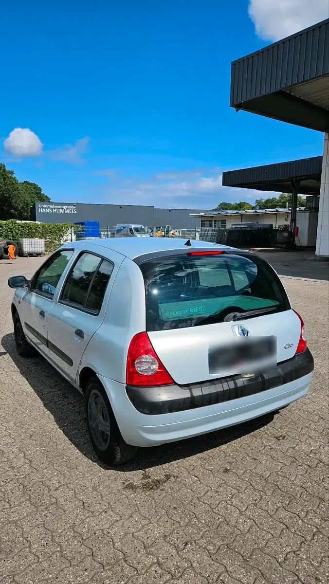Gebraucht Renault Clio II 58 PS (42 kW) 2002 Grau Kleinwagen
