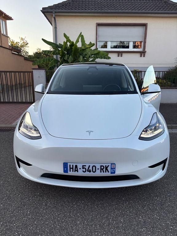 Weiß Gebraucht 2024 Tesla Model Y SUV | 35.990 € (Superpreis) - Bild 1/4