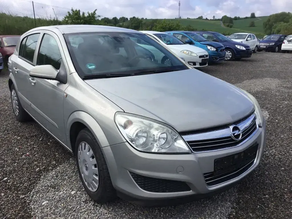 Usata Opel Astra Edition 116 CV (85 kW) 2008 Berlina