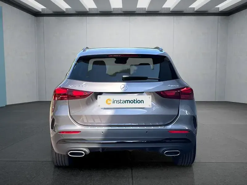 Gebraucht Mercedes GLA220 190 PS (139 kW) 2024 Grau SUV