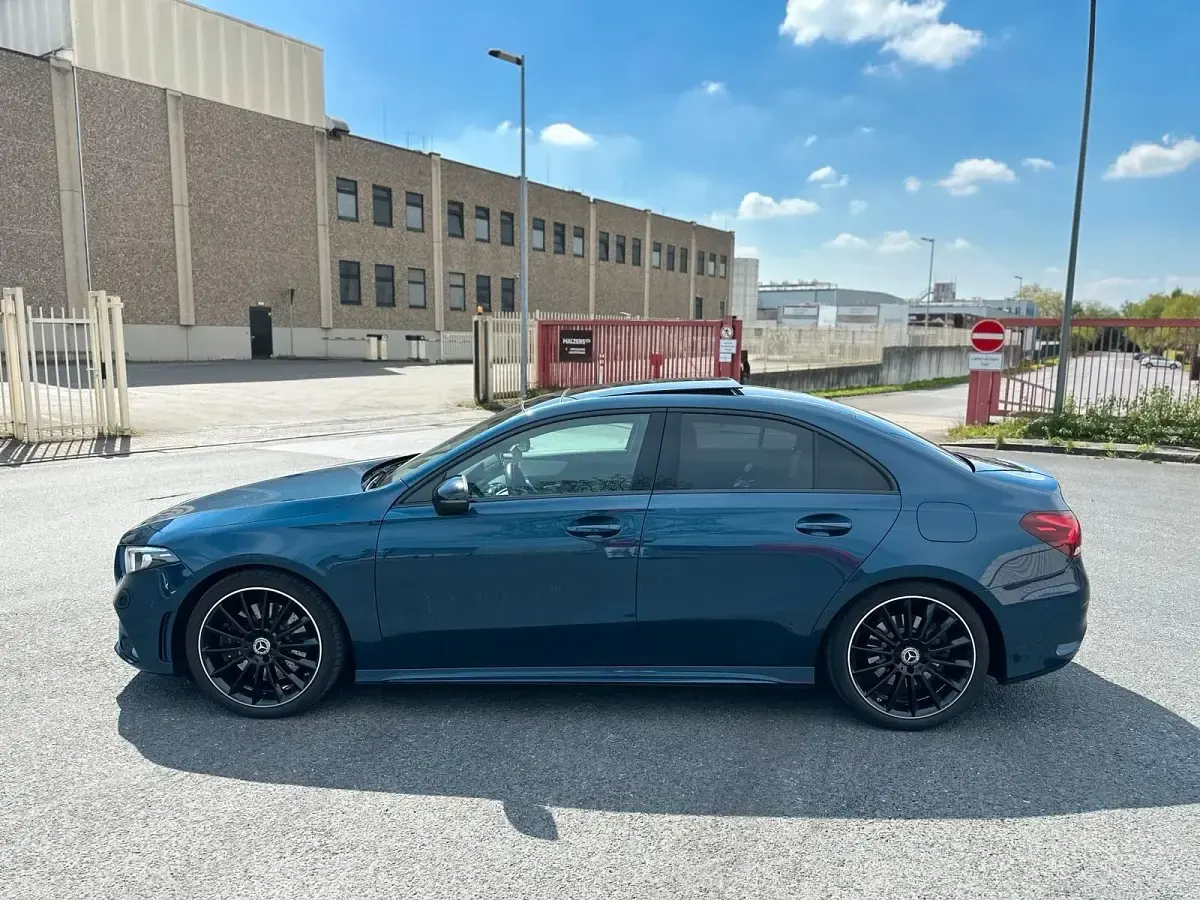 Gebraucht Mercedes A250 AMG 224 PS (164 kW) 2020 Blau Limousine