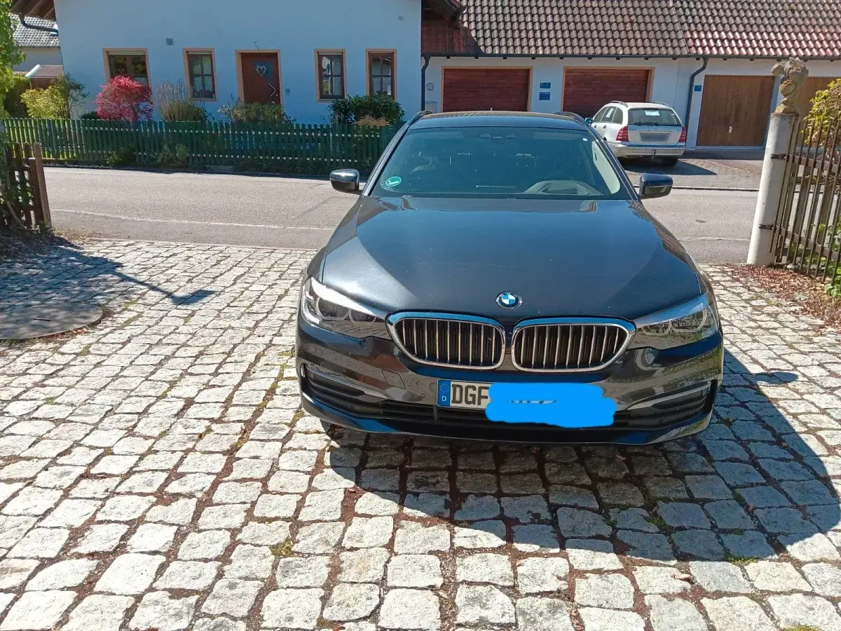 Gebraucht BMW 520 190 PS (139 kW) 2017 Grau Kombi