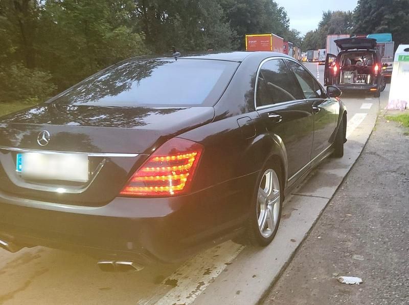 Schwarz Gebraucht 2006 Mercedes S320 Limousine | 4.800 € - Bild 1/4