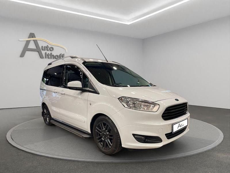 Weiß Gebraucht 2017 Ford Tourneo Courier Titanium Van / Kleinbus | 10.499 € (Fairer Preis) - Bild 1/4