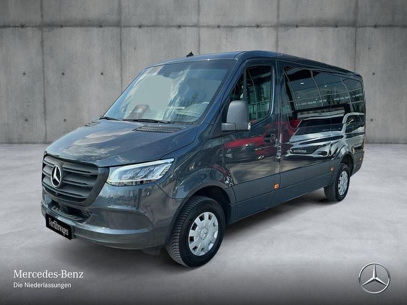Gebraucht Mercedes Sprinter 170 PS (125 kW) 2025 Grau Van