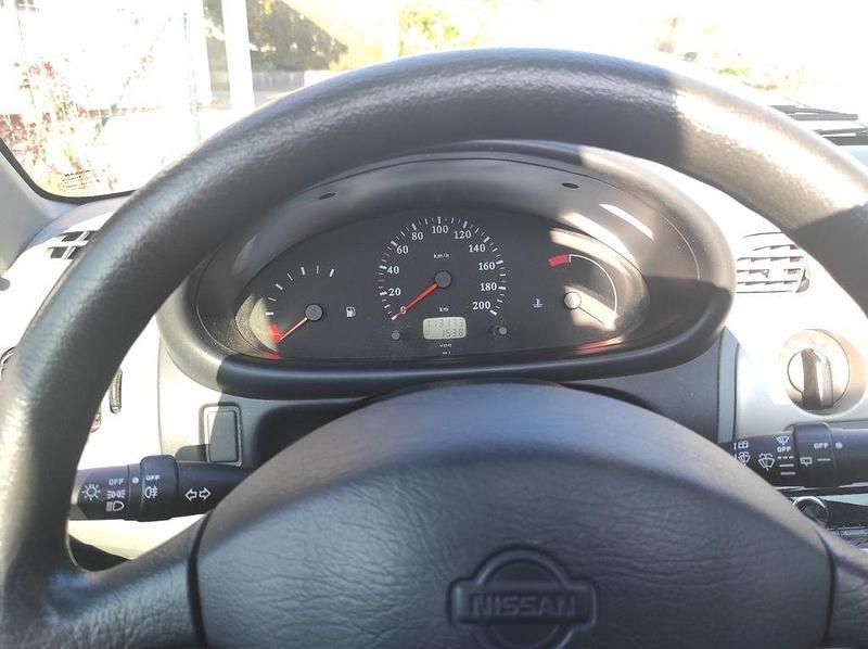 Gebraucht Nissan Micra Comfort 54 PS (39 kW) 2000 Silber Kleinwagen