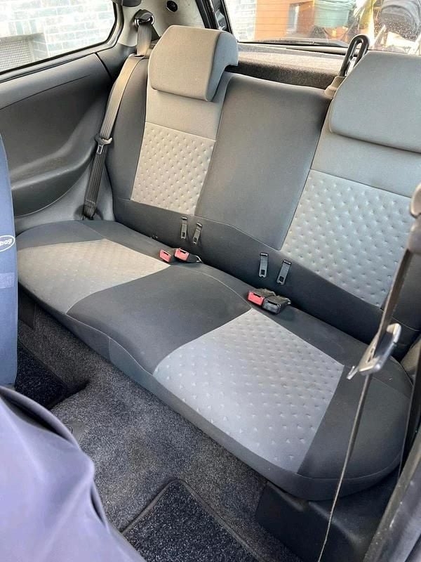 Grau Gebraucht 2005 Fiat Punto Kleinwagen | 1.300 € (Fairer Preis) - Bild 1/4