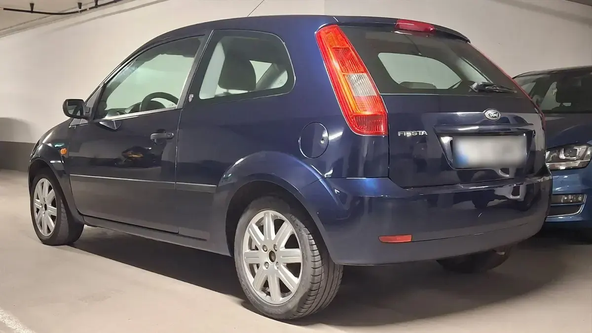 Gebraucht Ford Fiesta Ghia 80 PS (58 kW) 2003 Blau Kleinwagen