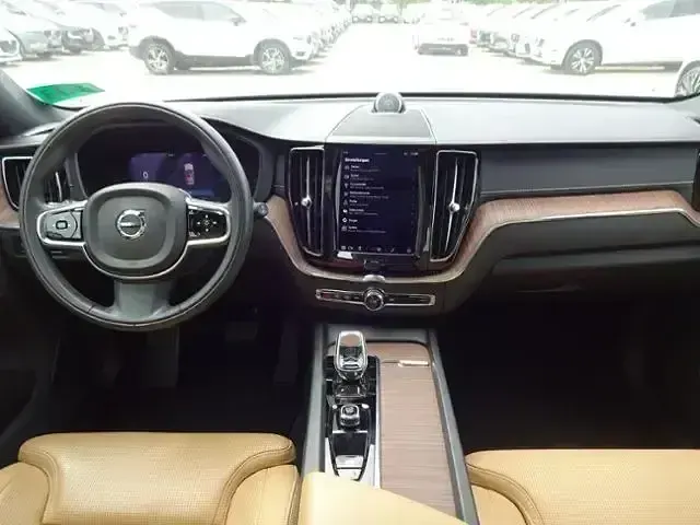 Gebraucht Volvo XC60 Inscription 455 PS (334 kW) 2022 Platinum grey / metallic SUV