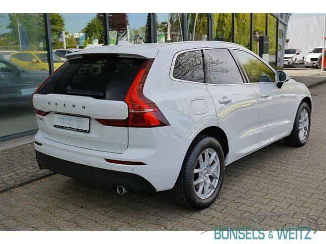 Gebraucht Volvo XC60 Momentum 197 PS (144 kW) 2021 Weiß SUV