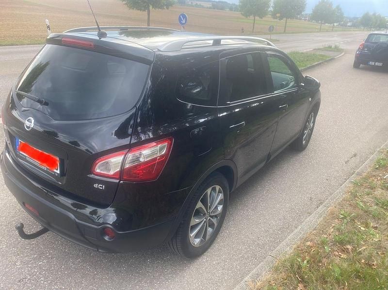 Schwarz Gebraucht 2010 Nissan Qashqai +2 Tekna SUV | 6.500 € (Fairer Preis) - Bild 1/4