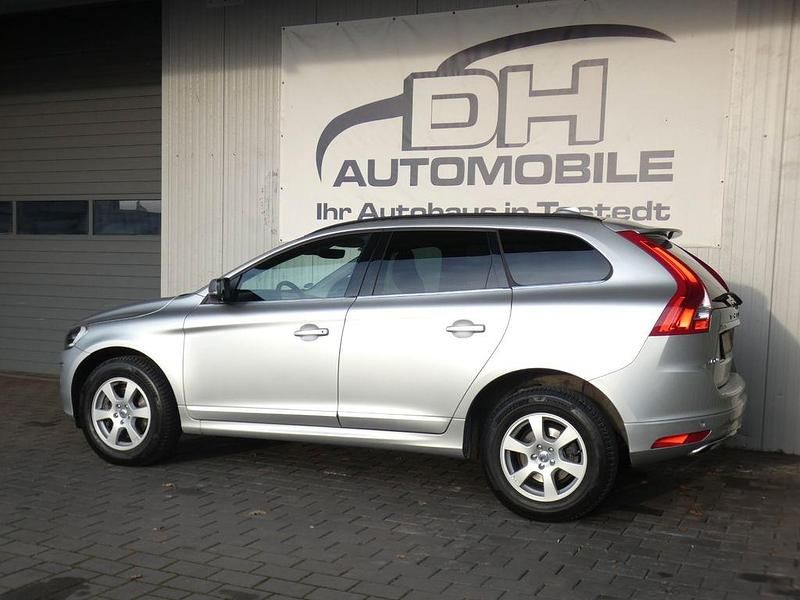 Gebraucht Volvo XC60 181 PS (133 kW) 2015 Silber SUV