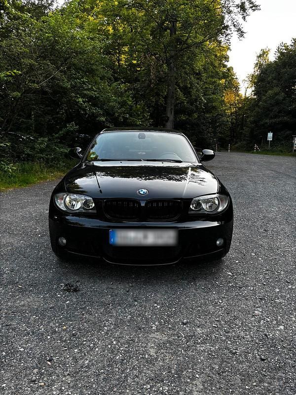 Schwarz Gebraucht 2010 BMW 120 Coupé M Sport Coupé | 14.500 € (Teuer) - Bild 1/4