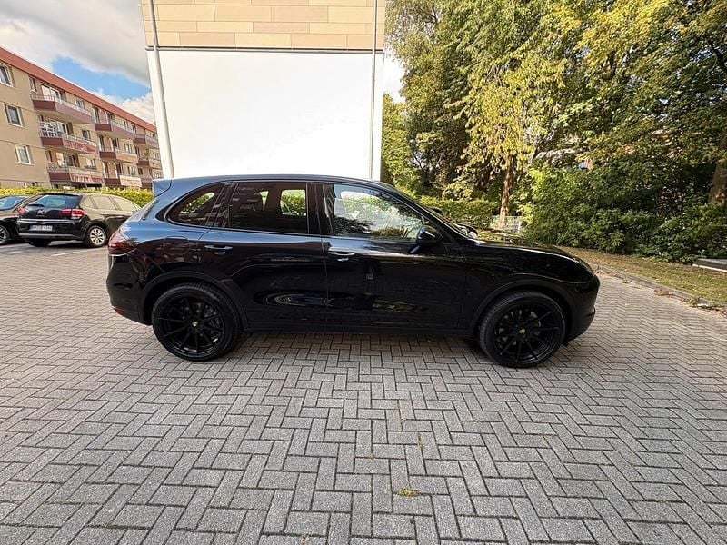 Schwarz Gebraucht 2013 Porsche Cayenne SUV | 29.800 € - Bild 1/4