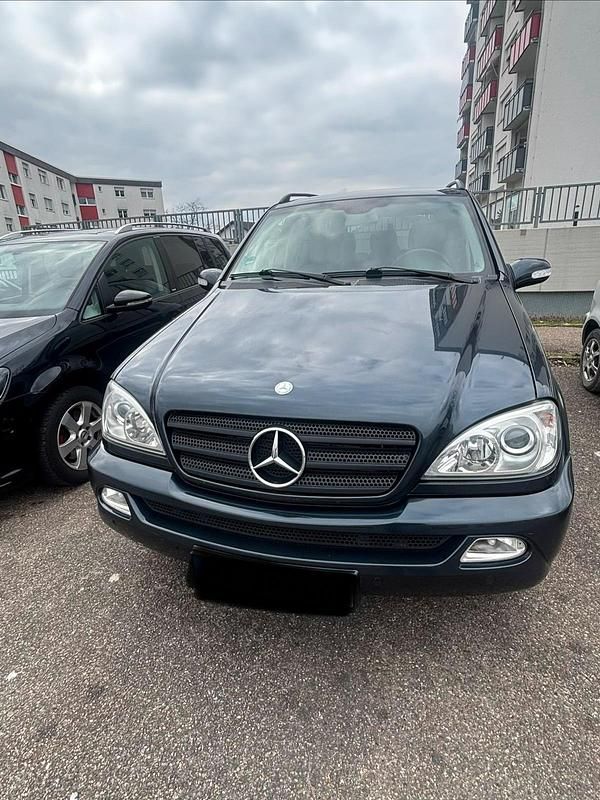 Gebraucht Mercedes ML270 163 PS (119 kW) 2003 Blau SUV