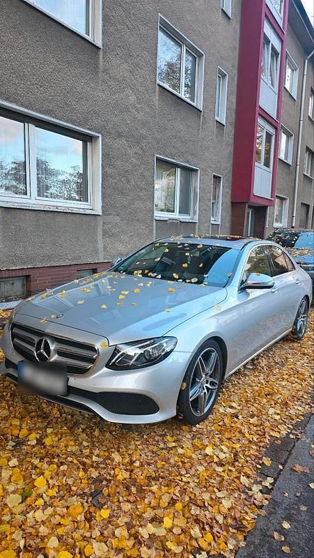 Gebraucht Mercedes E220 Avantgarde 194 PS (142 kW) 2016 Silber Limousine
