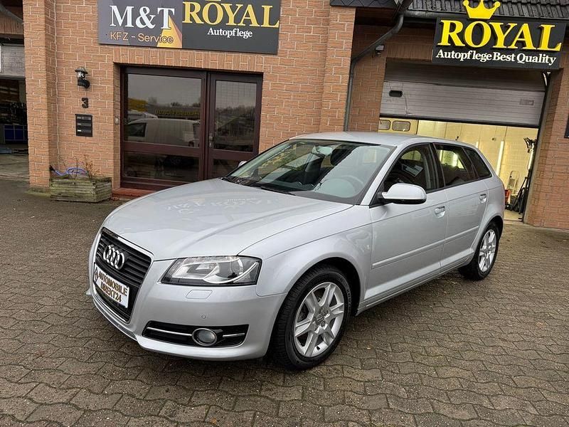 Silber Gebraucht 2012 Audi A3 Attraction Limousine | 11.300 € (Superpreis) - Bild 1/4