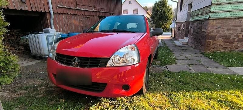 Gebraucht Renault Clio II Campus 58 PS (42 kW) 2011 Rot Kleinwagen