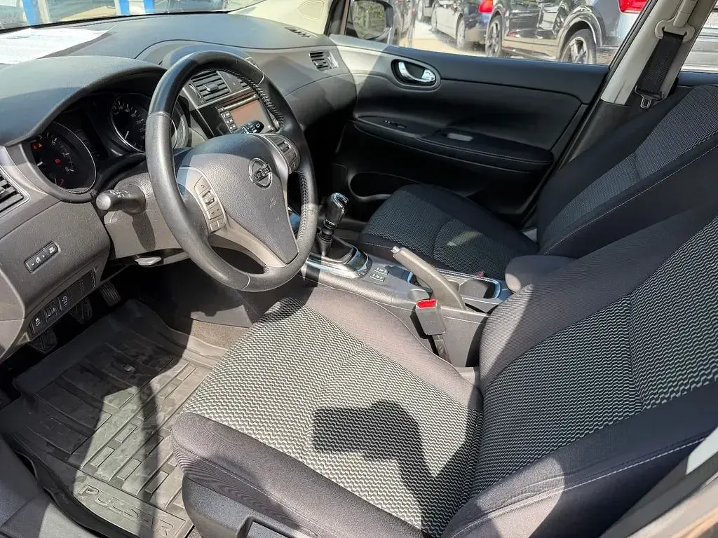 Gebraucht Nissan Pulsar Acenta 116 PS (85 kW) 2017 Grau Kleinwagen
