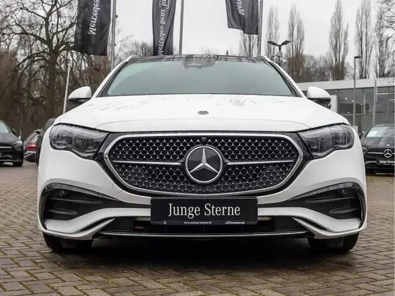 Gebraucht Mercedes E200 AMG 204 PS (150 kW) 2025 Weiss polarweiß Kombi
