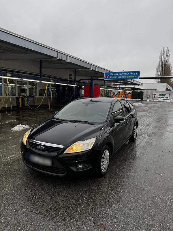 Gebraucht Ford Focus 101 PS (74 kW) 2012 Schwarz Kleinwagen