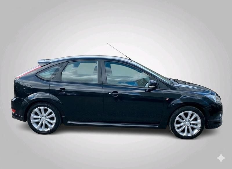 Gebraucht Ford Focus 100 PS (73 kW) 2010 Schwarz Kombi