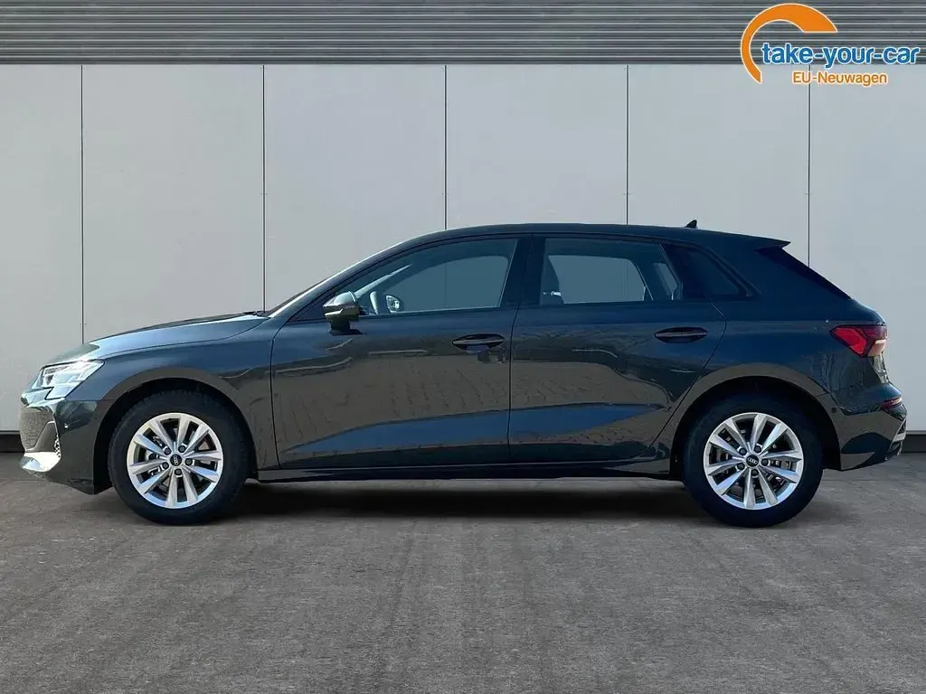 Neu Audi A3 Basis 150 PS (110 kW) 2026 Grau Limousine