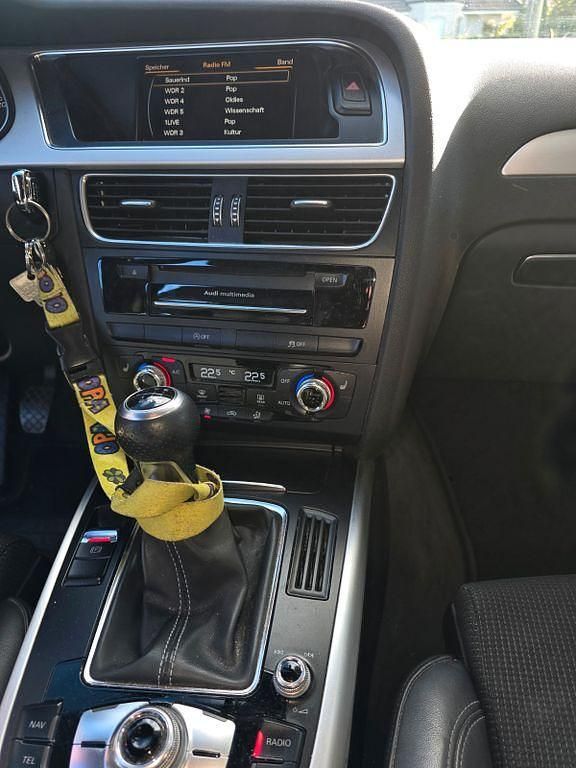 Schwarz Gebraucht 2015 Audi A4 S-Line Limousine | 14.600 € (Fairer Preis) - Bild 1/4