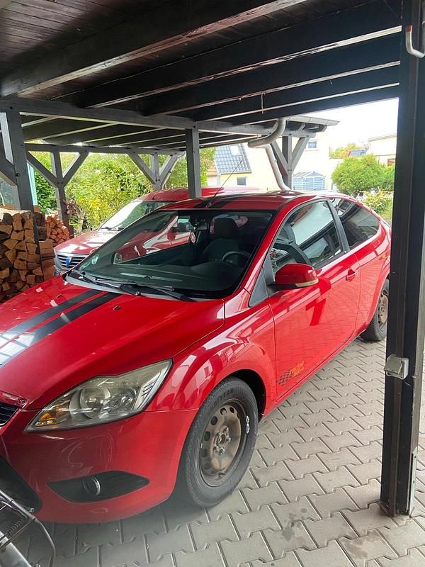 Gebraucht 2011 Ford Focus Limousine | 1.350 € (Superpreis) - Bild 1/4