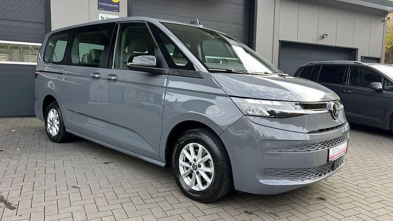 Gebraucht VW Multivan Life 150 PS (110 kW) 2022 Pure grey Van