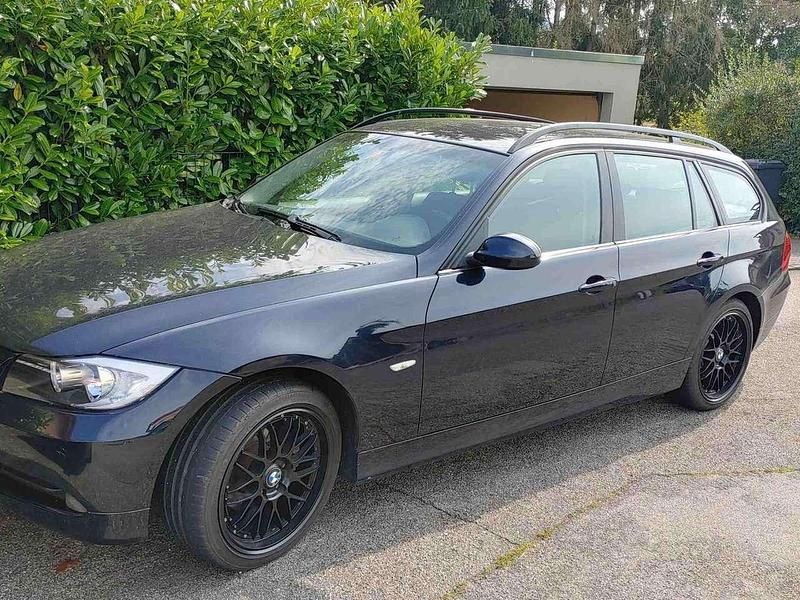 Gebraucht BMW 318 129 PS (94 kW) 2007 Blau Kombi