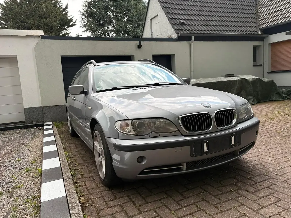 Gebraucht BMW 330 231 PS (169 kW) 2003 Grau Kombi