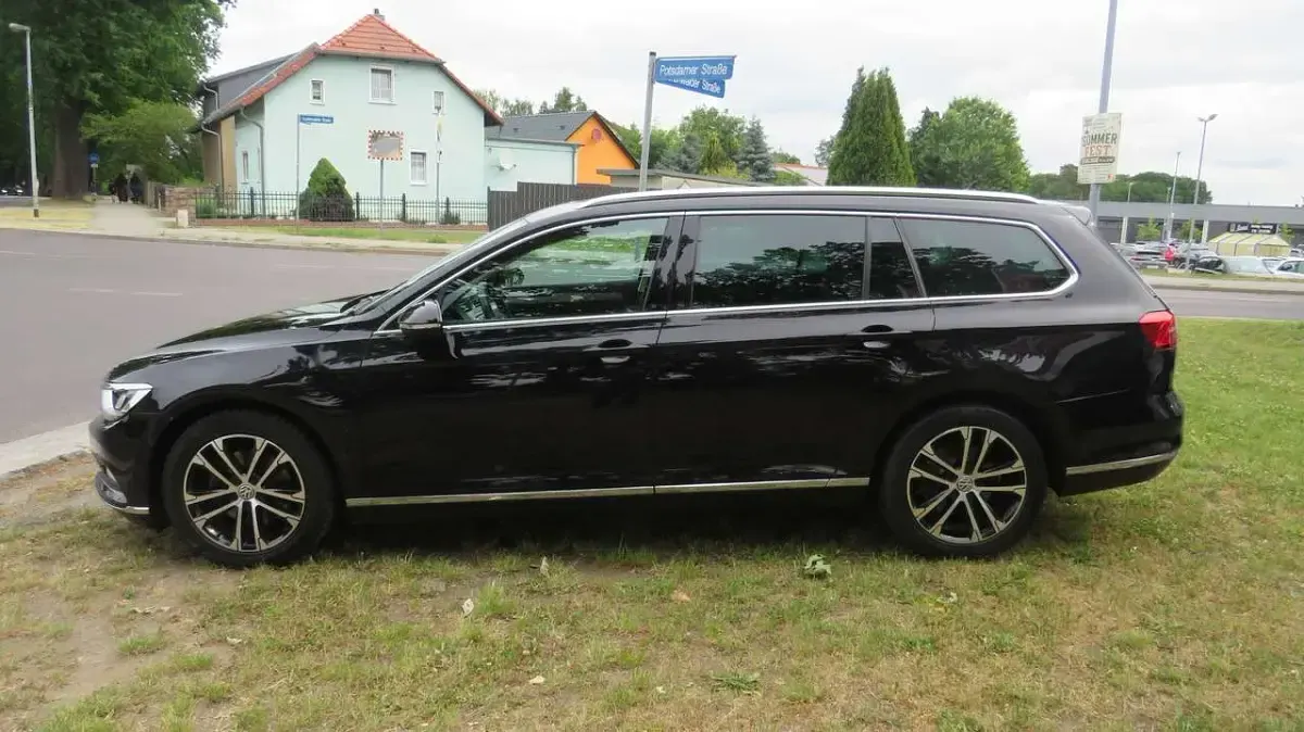 Gebraucht VW Passat Highline 150 PS (110 kW) 2014 Deep black perleffekt Kombi