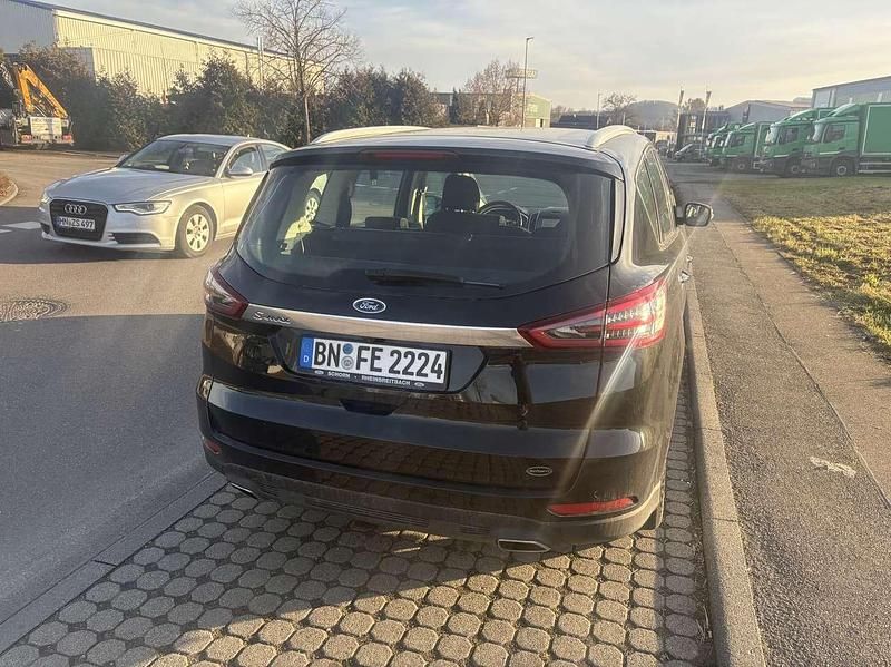 Gebraucht Ford S-MAX Titanium 209 PS (153 kW) 2018 Schwarz Van / Kleinbus