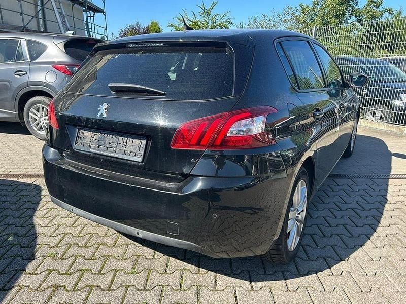Gebraucht Peugeot 308 Active 131 PS (96 kW) 2014 Schwarz Limousine