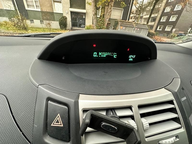 Gebraucht Toyota Yaris 87 PS (63 kW) 2008 Grau Kleinwagen