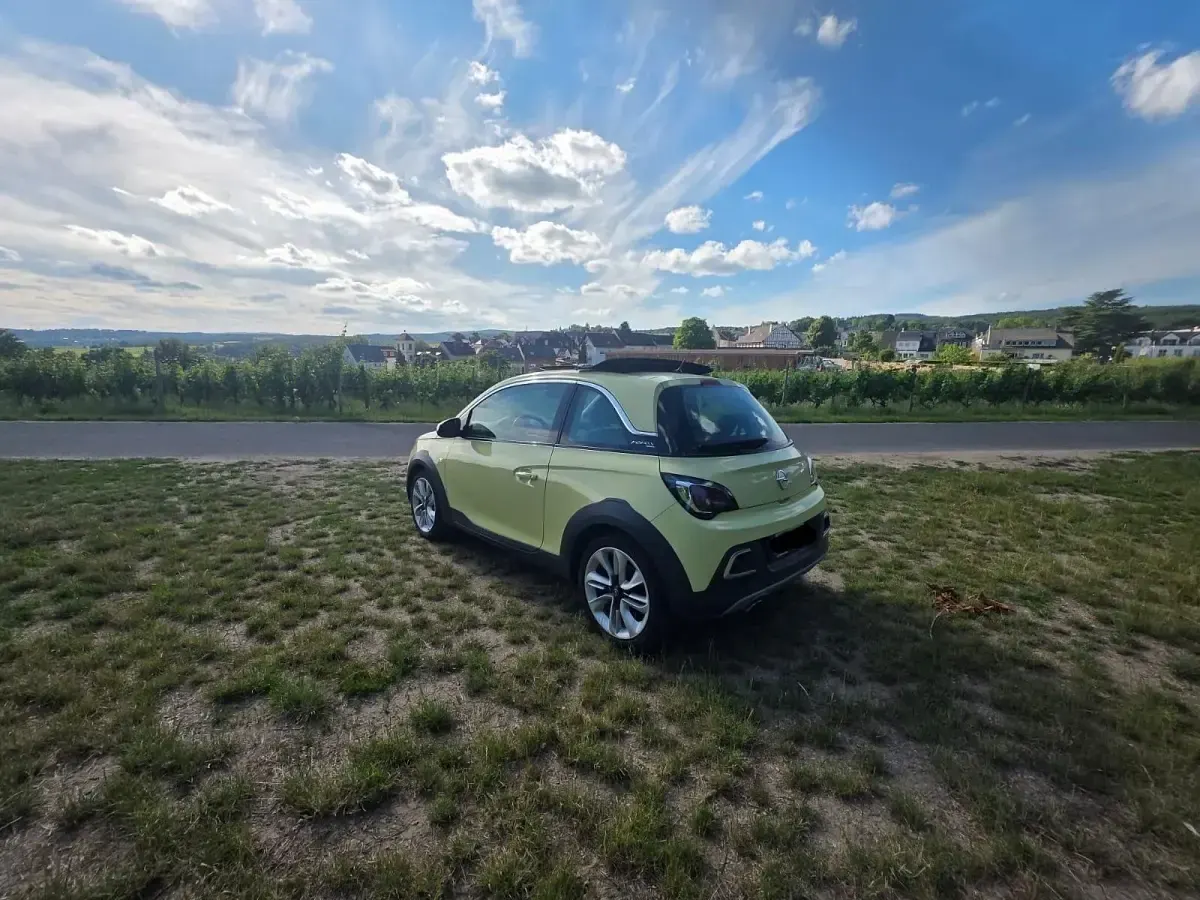 Gebraucht Opel Adam Rocks Rocks 85 PS (62 kW) 2014 Gelb Kleinwagen