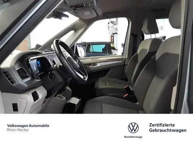 Gebraucht VW Multivan 150 PS (110 kW) 2022 Silber Van / Kleinbus