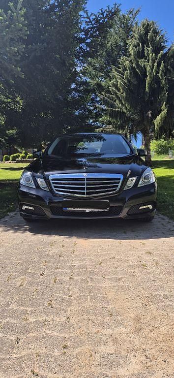 Gebraucht Mercedes E350 Avantgarde 292 PS (214 kW) 2010 Schwarz Limousine