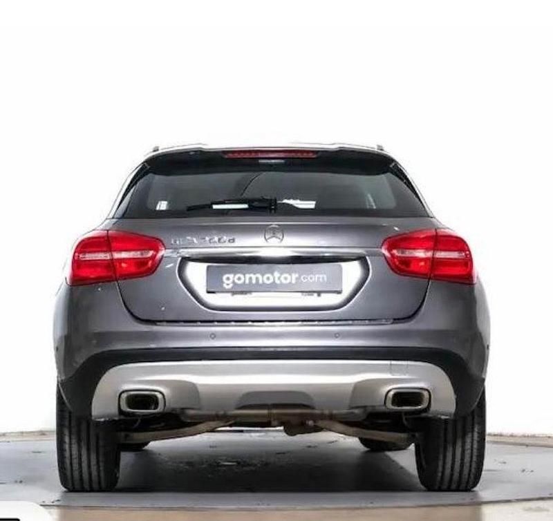 Gebraucht Mercedes GLA200 Style 136 PS (100 kW) 2016 Silber SUV