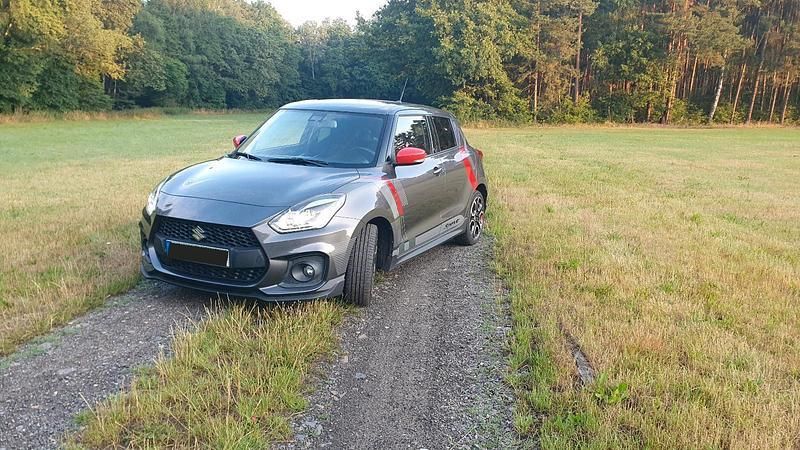Grau Gebraucht 2019 Suzuki Swift Sport Kleinwagen | 16.000 € (Fairer Preis) - Bild 1/4