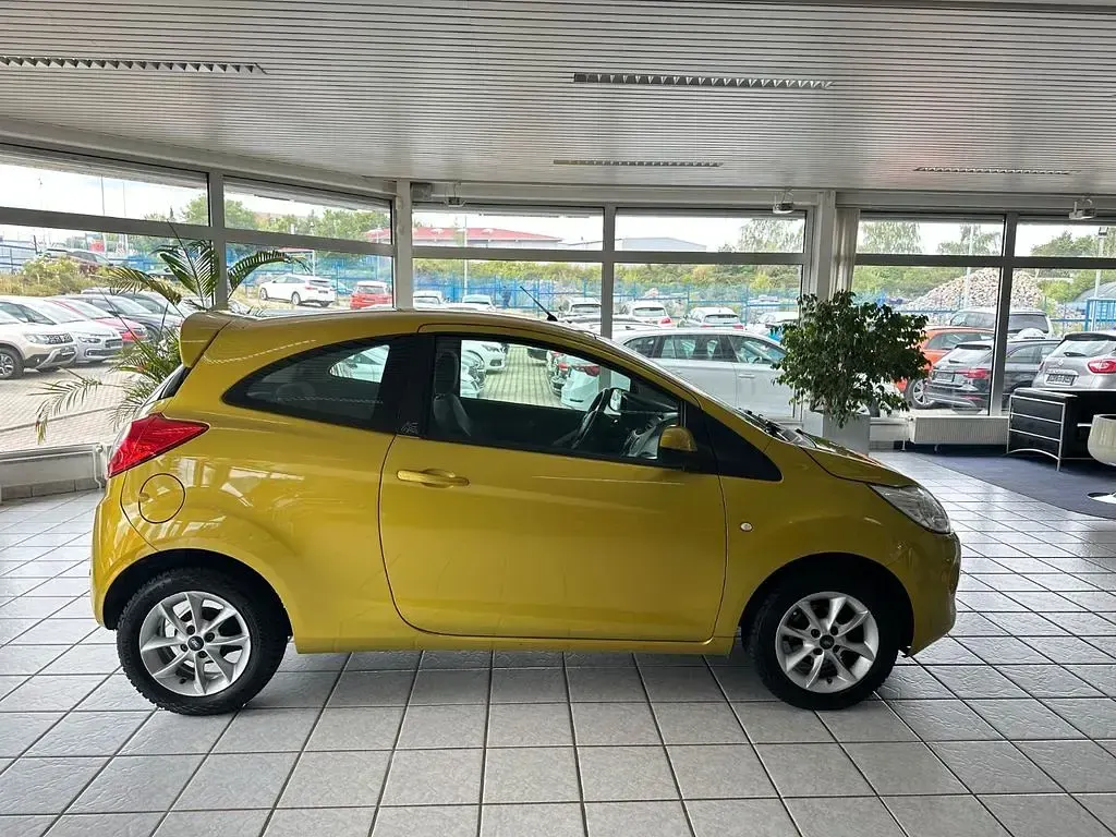 Gebraucht Ford Ka Cool & Sound Edition 69 PS (50 kW) 2015 Gelb Kleinwagen