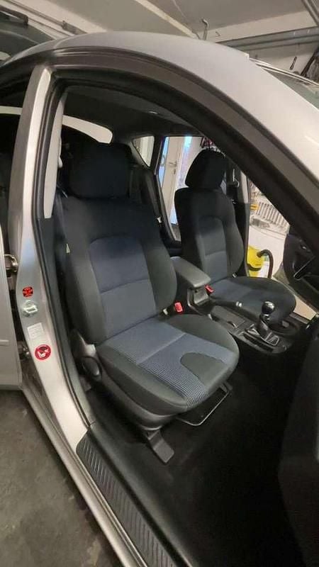 Gebraucht Mazda 3 Inclusive 109 PS (80 kW) 2005 Silber Limousine