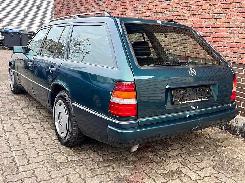 Gebraucht Mercedes E280 193 PS (141 kW) 1998 Grün Kombi