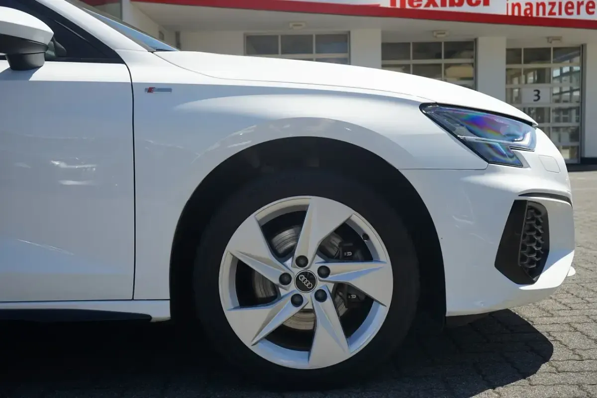 Gebraucht Audi A3 Sportback e-tron S-Line 204 PS (150 kW) 2022 Weiß Kleinwagen