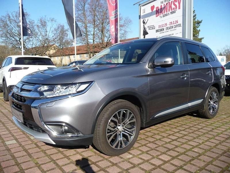 Gebraucht Mitsubishi Outlander 150 PS (110 kW) 2017 Platinumgrau SUV