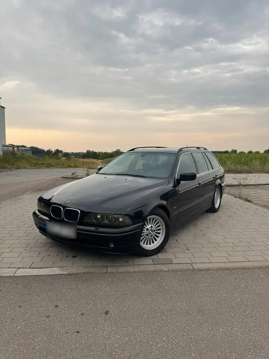 Gebraucht BMW 530 193 PS (141 kW) 2002 Schwarz Kombi