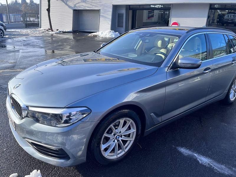 Grau Gebraucht 2017 BMW 530 Kombi | 19.500 € (Fairer Preis) - Bild 1/4