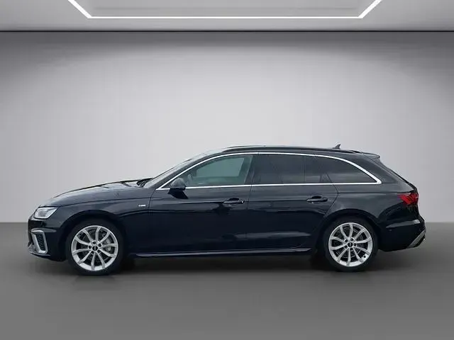 Gebraucht Audi A4 S-Line 204 PS (150 kW) 2022 Schwarz / mythosschwarz (metallic) Kombi