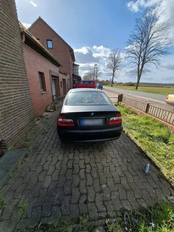 Gebraucht BMW 320 Basis 170 PS (125 kW) 2004 Schwarz Limousine
